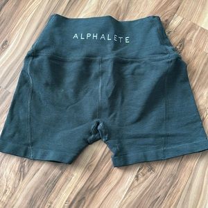 Alphalete Revival R6 Shorts - Urban Chic Size S